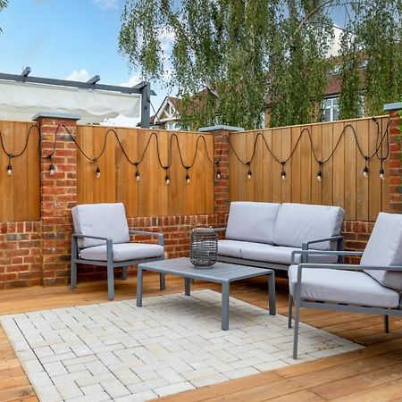 Guestready - Unique Home Near Wimbledon With Gorgeous Deck And Parking London Kültér fotó
