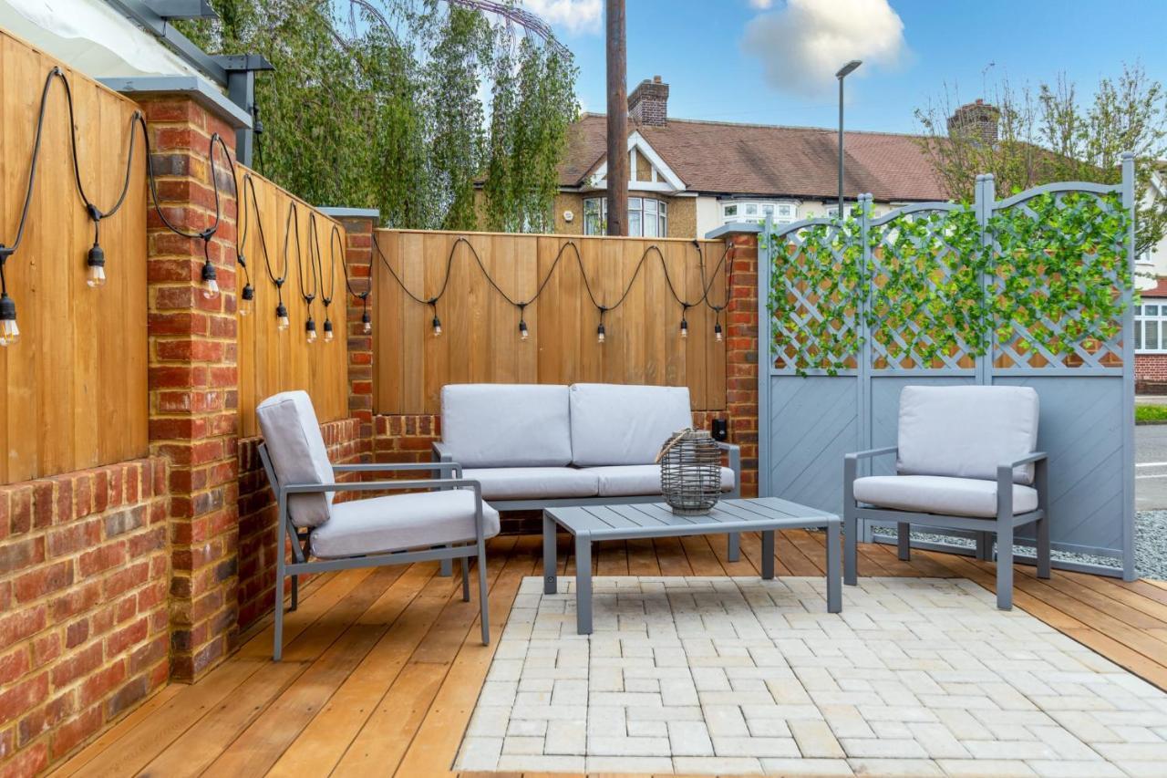 Guestready - Unique Home Near Wimbledon With Gorgeous Deck And Parking London Kültér fotó